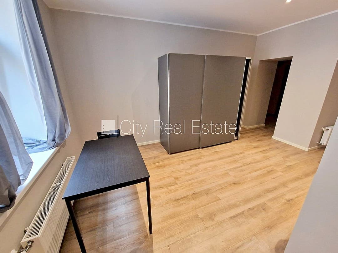 Projekts - Zunda Towers, jaunceltne, viena kvadrātmetra apsaimniekošanas maksa mēnesī 3,6 EUR, — vēl bildes