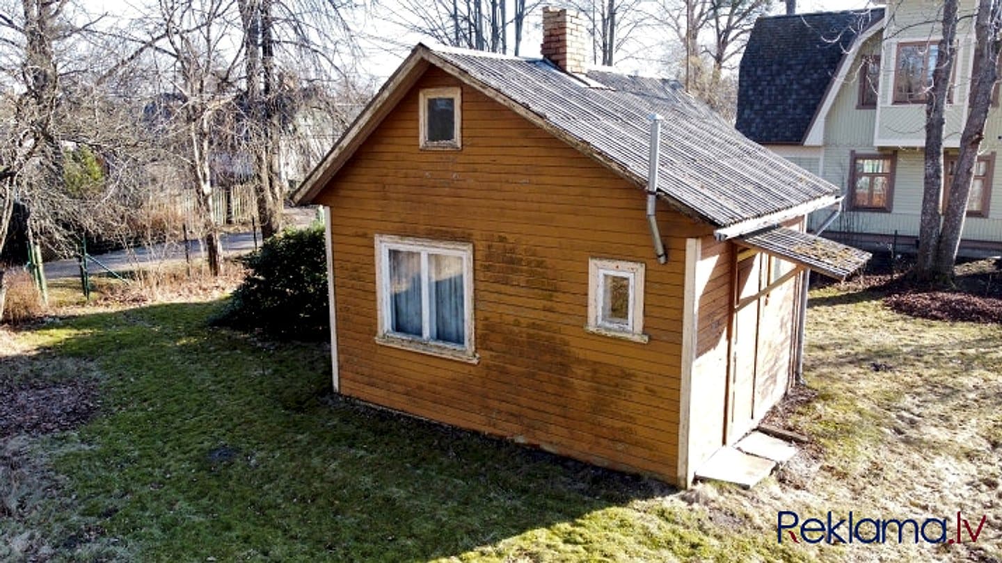 Plašs zemes gabals 2175 m2 platībā privātmāju rajonā Mellužos. Līdz jūrai 7 minūtes