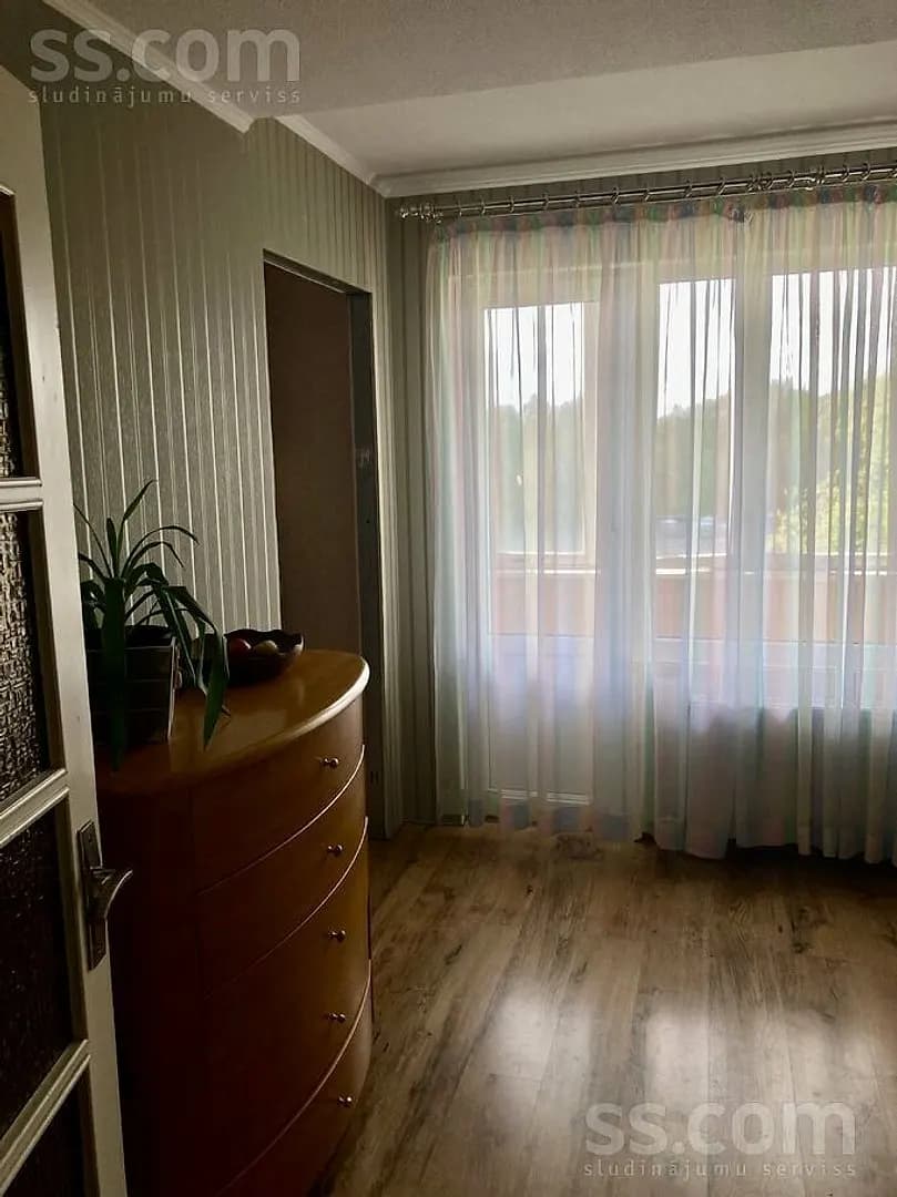Trīsistabu dzīvoklis — Pērnavas iela 12 — vēl bildes