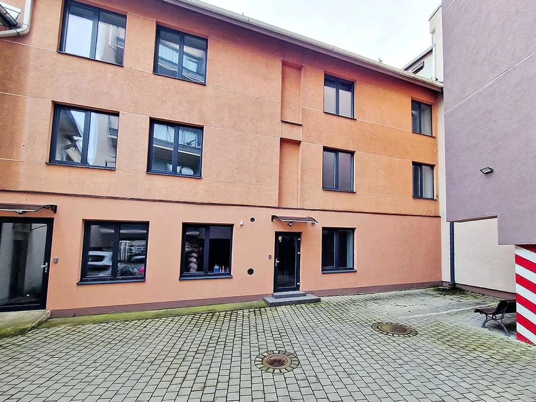 Rūpniecības 48, Centrs — vēl bildes