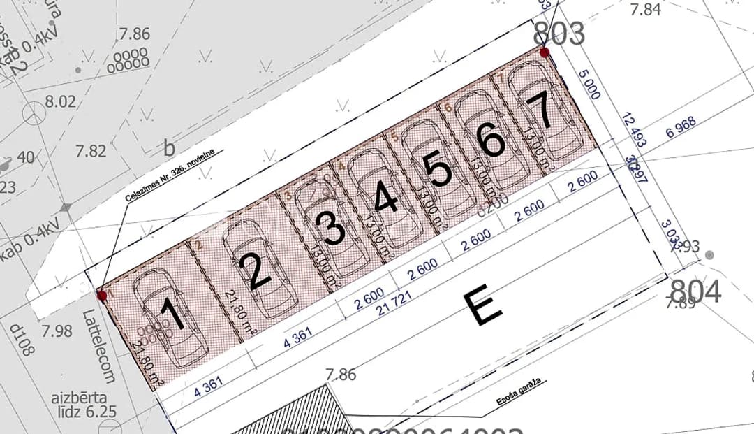 Vieta automašīnai, iebraukšana teritorijā uzrādot caurlaidi, teritorijas stāvlaukums noklāts