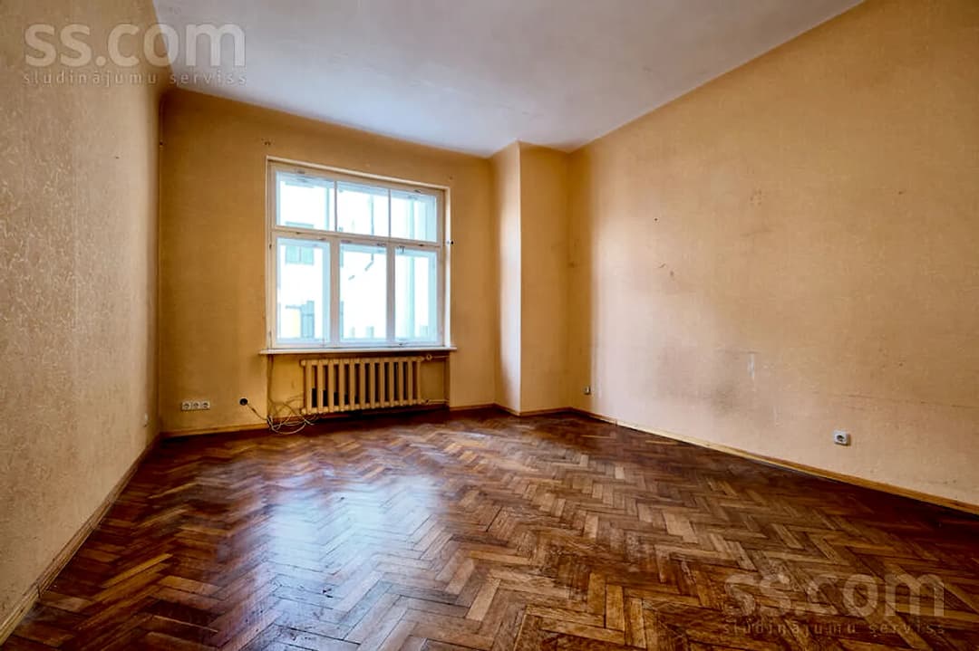 4 istabu dzīvoklis — Brīvības 138