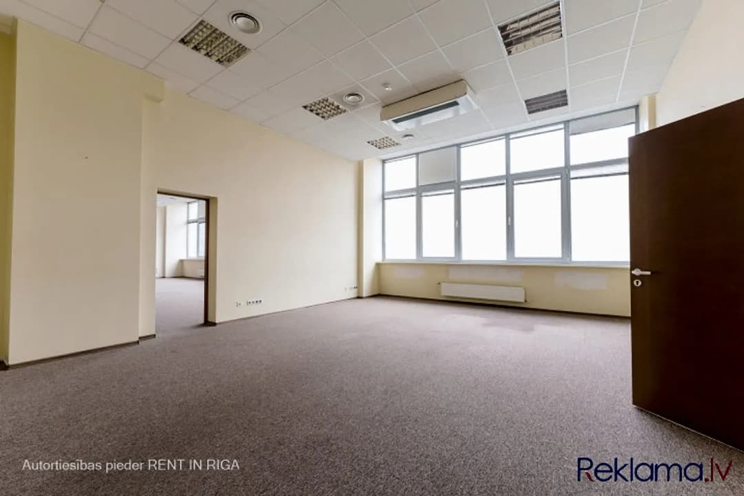 Bitoja telpas kravu ostas terminālā "Port Magnat" 2. stāvā, ir lifts. Birojs izvietots kravu — bilde 2