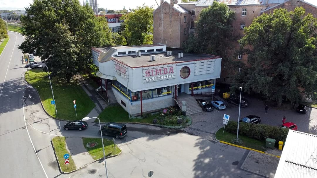 Dzirnavu 129, Centrs