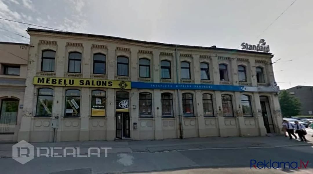 Pārdod 1,44 ha plašu īpašumu ar ietilpīgu dzīvojamo māju, pirts ēku un diviem dīķiem.
