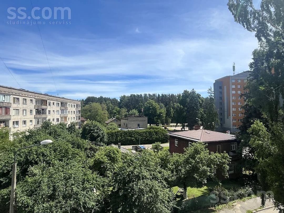 Trīsistabu dzīvoklis — Mežciema 52