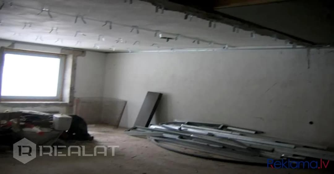 Iznomā telpas Biznesa kompleksā DV8. Telpas + Ekspozīciju zāle 50,8 m2. + Birojs 43,8 m2. ( — vēl bildes
