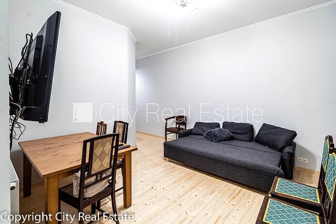 Pagalma māja, renovēta māja, slēgts pagalms, ir lifts, logi vērsti uz pagalma pusi, — bilde 2