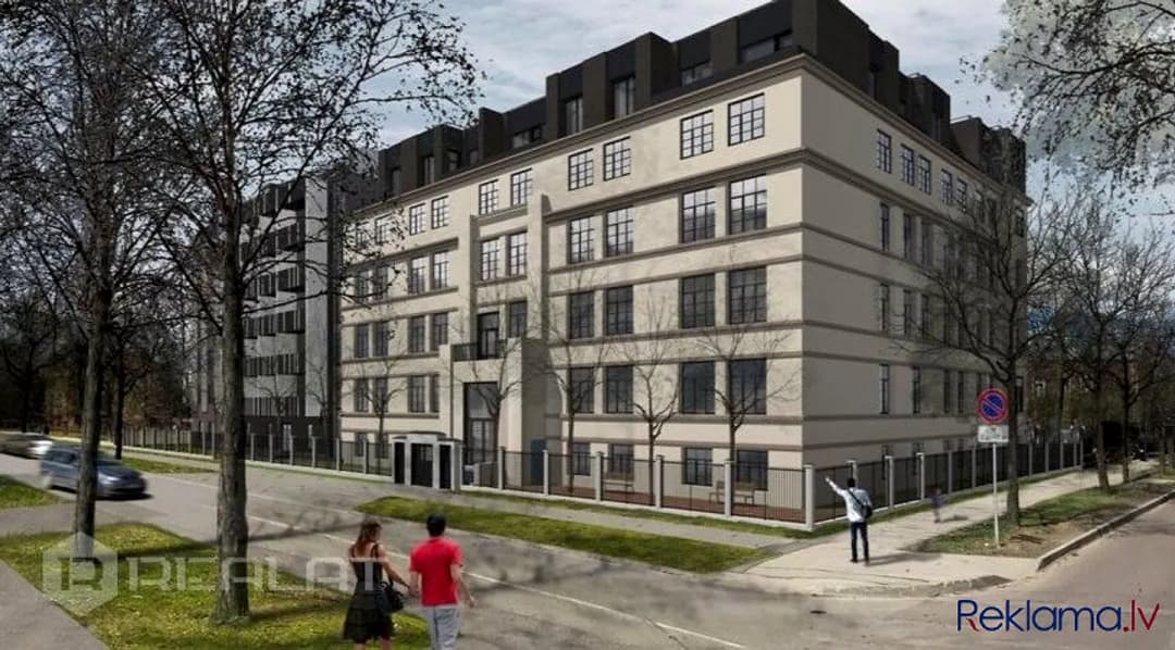 Pārdod skaistu ķieģeļu mājas 1. stāvu, otrajā stāvā neviens nedzīvo (pieder kaimiņam). — vēl bildes