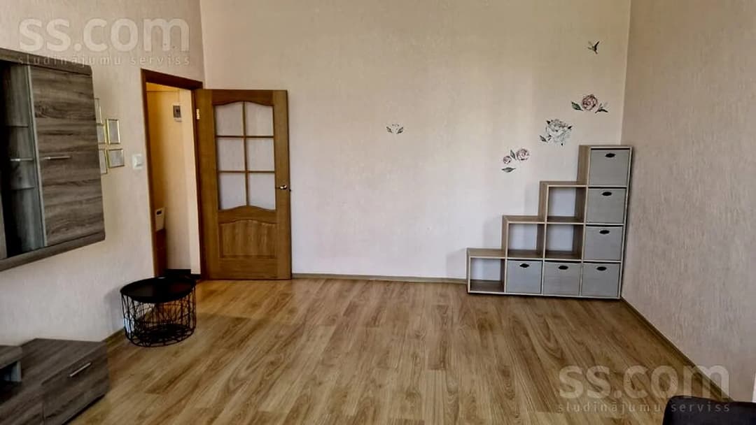 Divistabu dzīvoklis — Akadēmijas 28