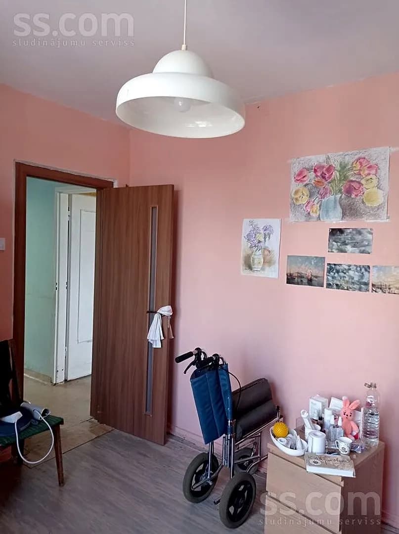 4 istabu dzīvoklis — Staiceles 15