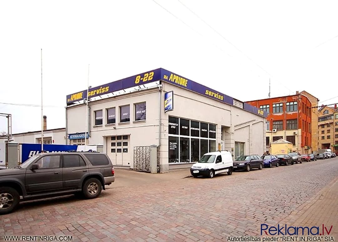 Aprīkotas autoservisa telpas Centrā, pie DUS "Circle K". Platība sastāv no aprīkotas servisa