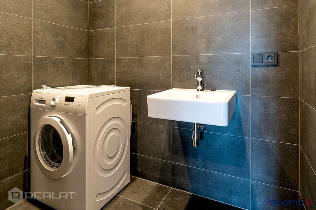 Skaists un saulains dzīvoklis ar plašu skatu uz Vērmanes dārzu. Pilnībā renovēta, — bilde 4