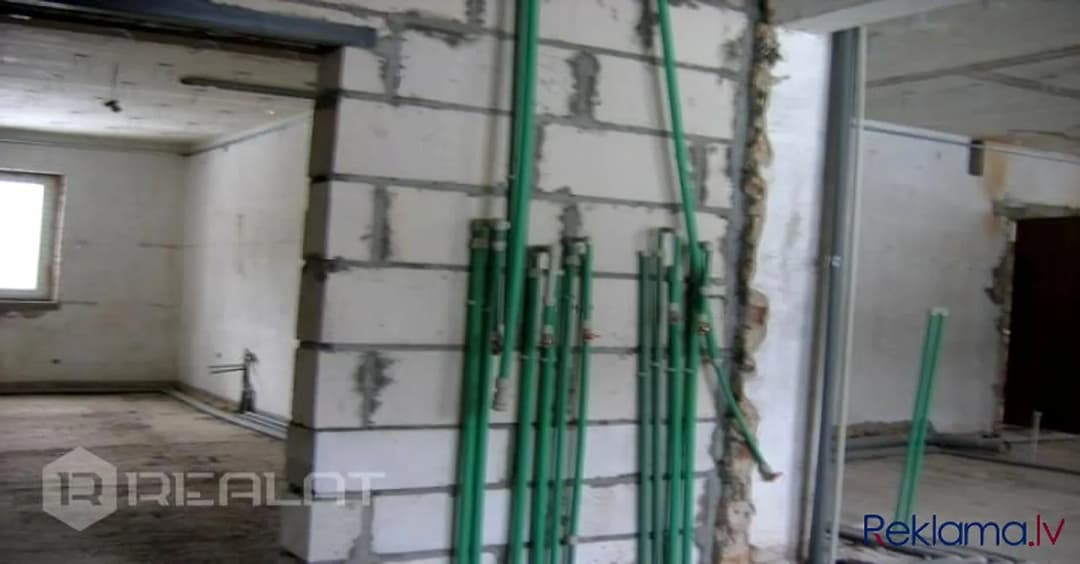 Iznomā telpas Biznesa kompleksā DV8. Telpas + Ekspozīciju zāle 50,8 m2. + Birojs 43,8 m2. (