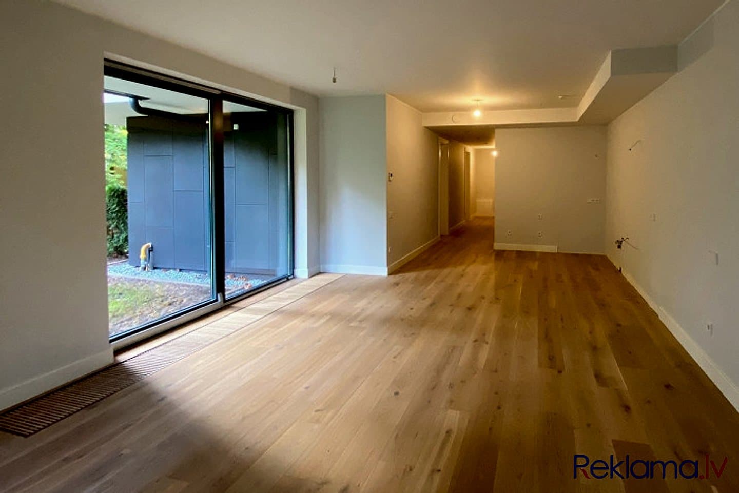 Apartamenti ar savu ārtelpu pastaigas attālumā no jūras. Dzīvojamā platība 81 m, zeme pie — bilde 3