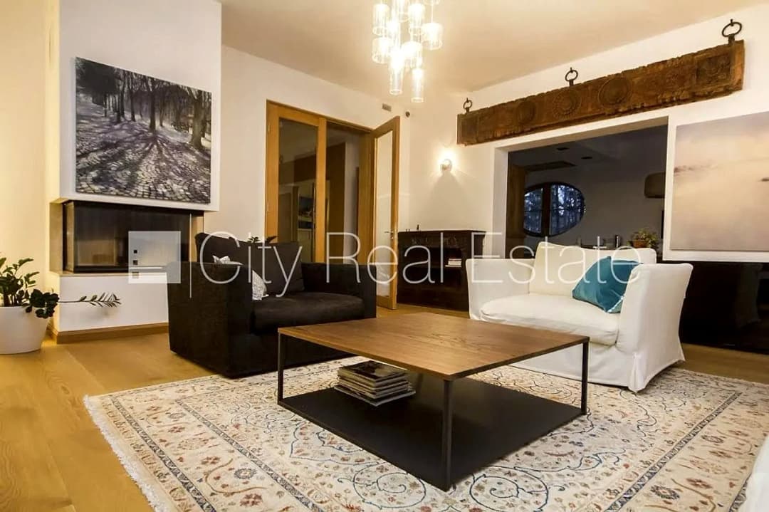 Privātmāja, labiekārtots apzaļumots pagalms, slēgts pagalms, balkons, terase, sauna,