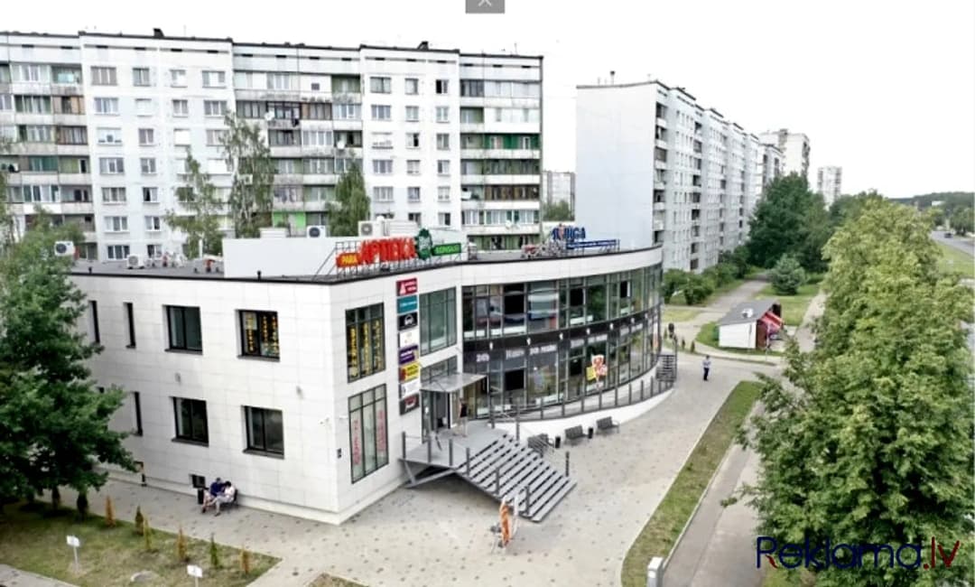 Veikala telpas tirdzniecības centrā. Bijušās aptiekas telpas. + Centrs atrodas ļoti aktīvā