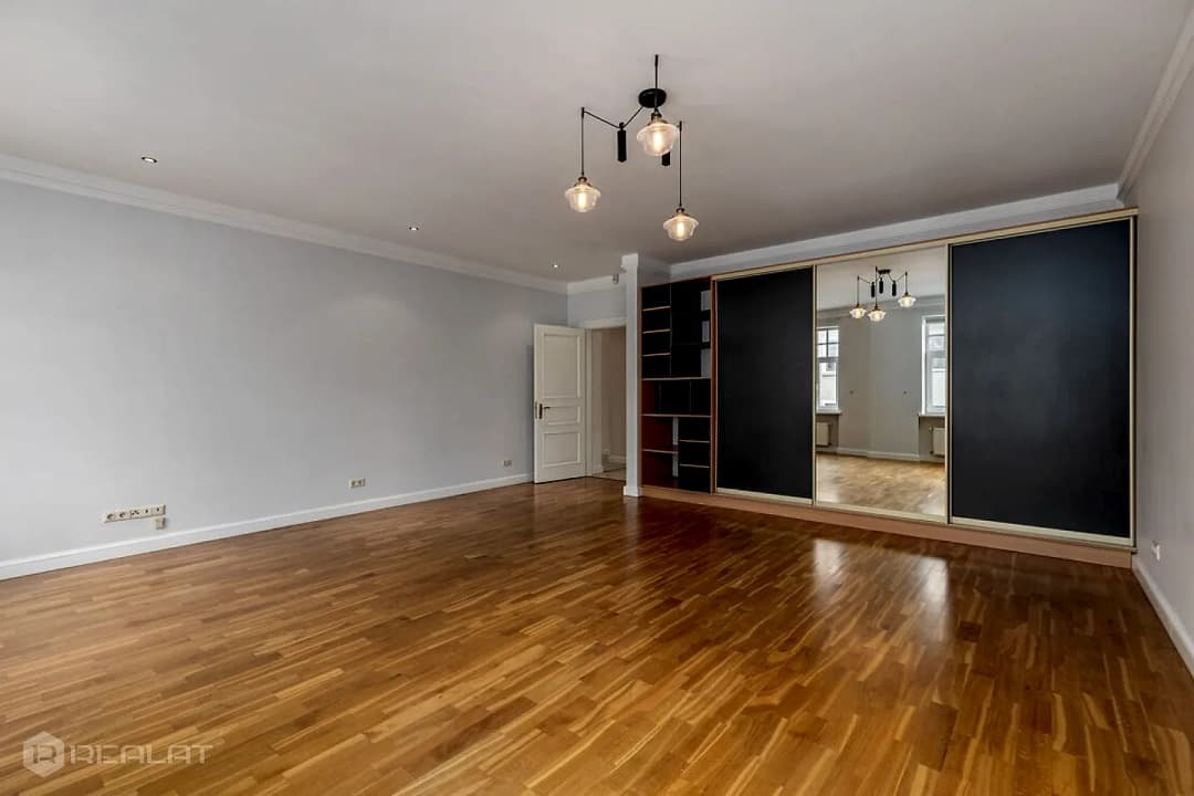 5-ist. Dzīvoklis, 200.10㎡ - Rīga, Centrs — vēl bildes