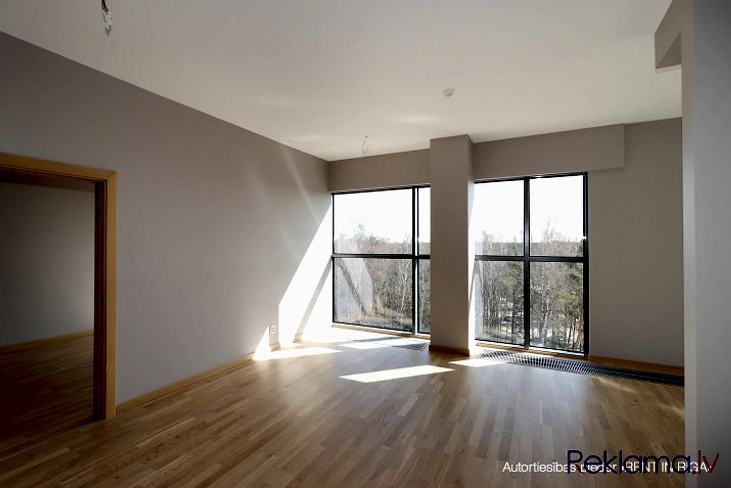 Apartamenti unikālā projektā pašā Jūrmalas centrā. Ideāla atrašanās vieta - pretī — bilde 2