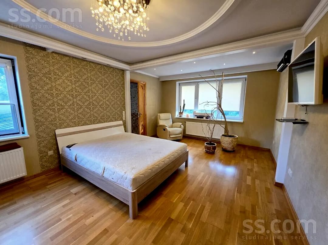 6 istabu dzīvoklis — Lienes 8