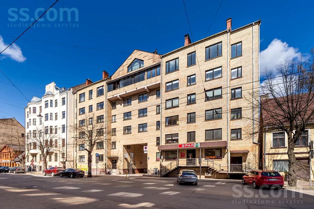 Trīsistabu dzīvoklis — Ģertrūdes 105k1