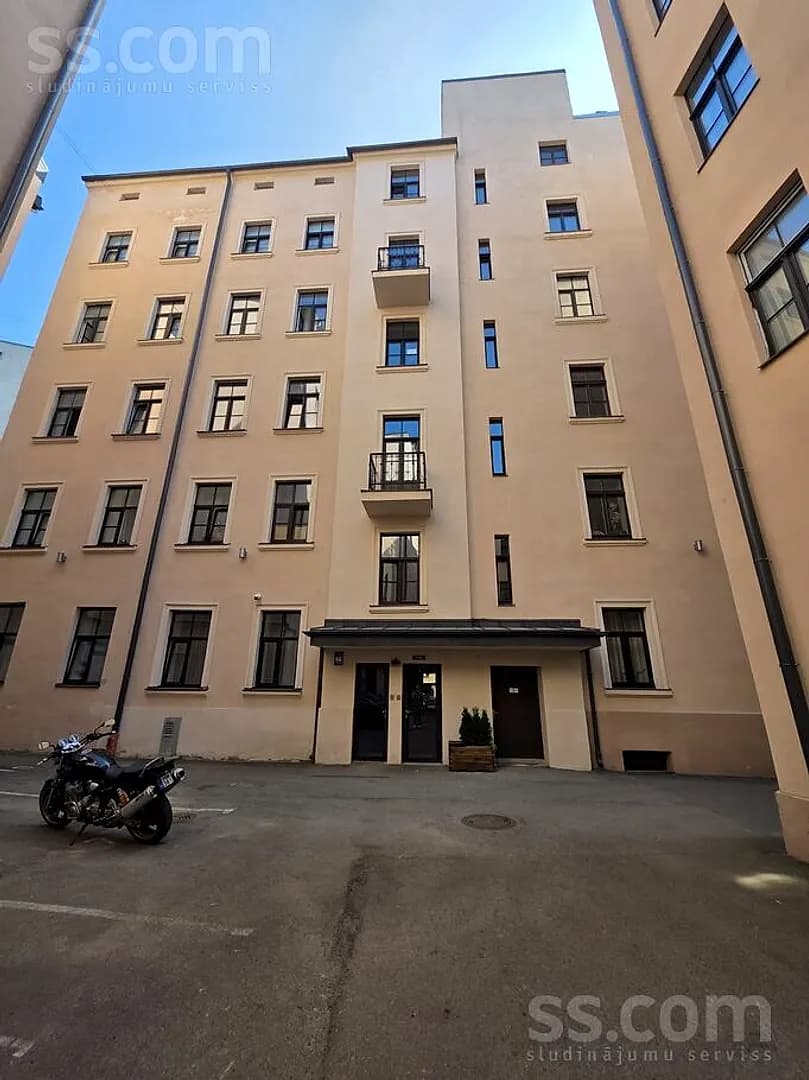 Divistabu dzīvoklis — Blaumaņa 9a