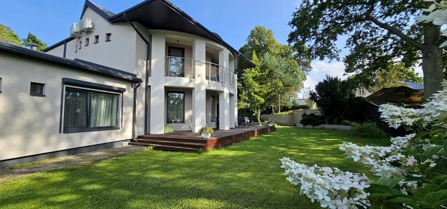 Eleganta divstāvu privātmāja mierpilnā, zaļā apkārtnē. Pārdošanā premium klases — bilde 3