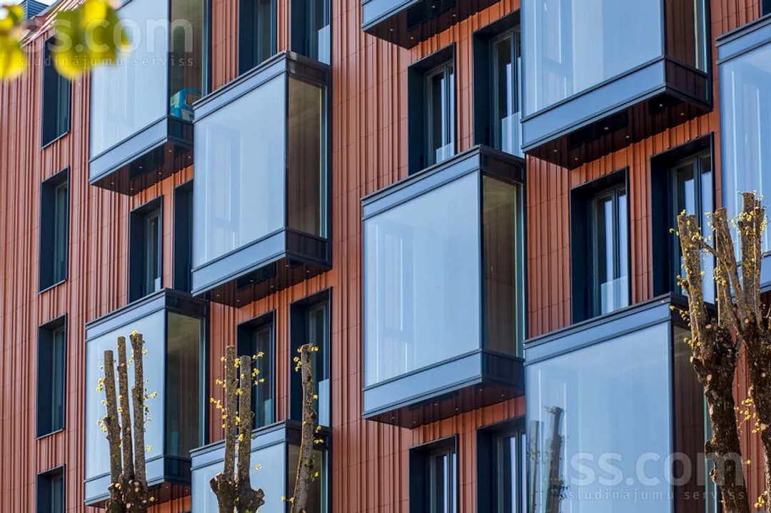 4 istabu dzīvoklis — Strēlnieku 8