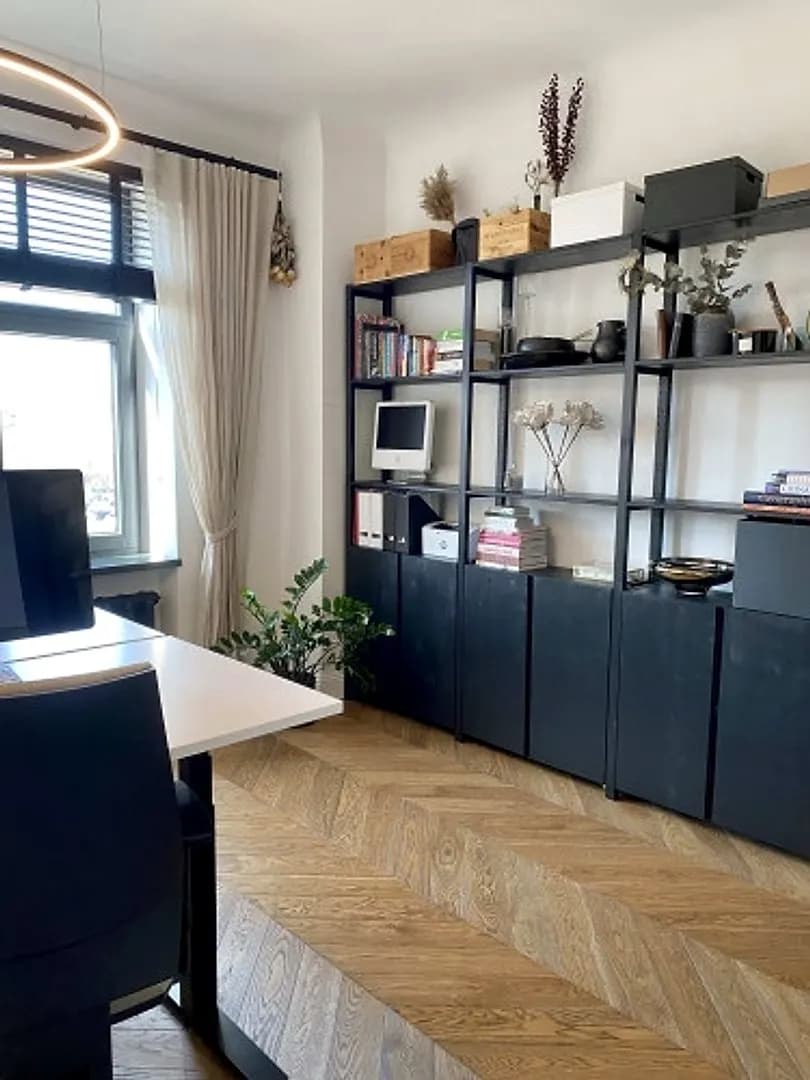 Elegants dizaina dzīvoklis Rīgas Klusajā centrā Dzīvoklis tiek izīrēts tikai ar — bilde 4