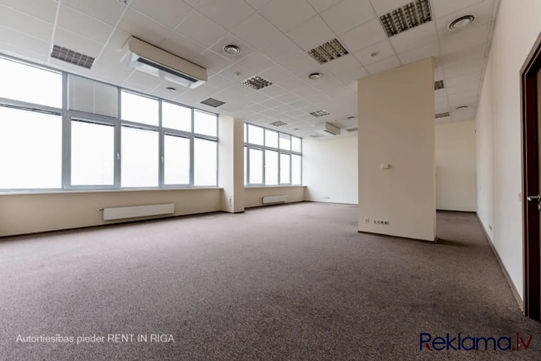 Bitoja telpas kravu ostas terminālā "Port Magnat" 2. stāvā, ir lifts. Birojs izvietots kravu