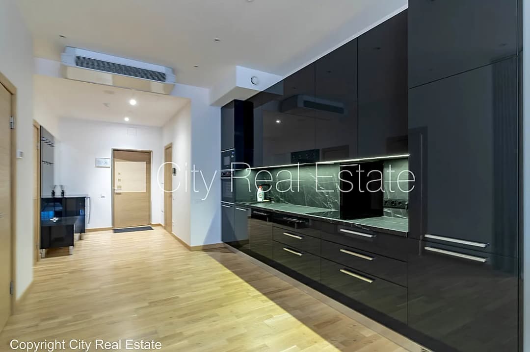 Jaunceltne, labiekārtota apzaļumota teritorija, luksuss apartamenti 89,6 m2, ir lifts, balkons, — vēl bildes