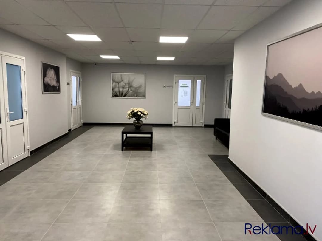 Jelgavas mašīnbūves rūpnīcā, Barona ielā 40 piedāvājam nomāt kvalitatīvas biroja telpas — vēl bildes