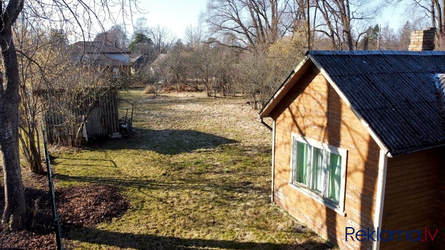 Plašs zemes gabals 2175 m2 platībā privātmāju rajonā Mellužos. Līdz jūrai 7 minūtes — bilde 2