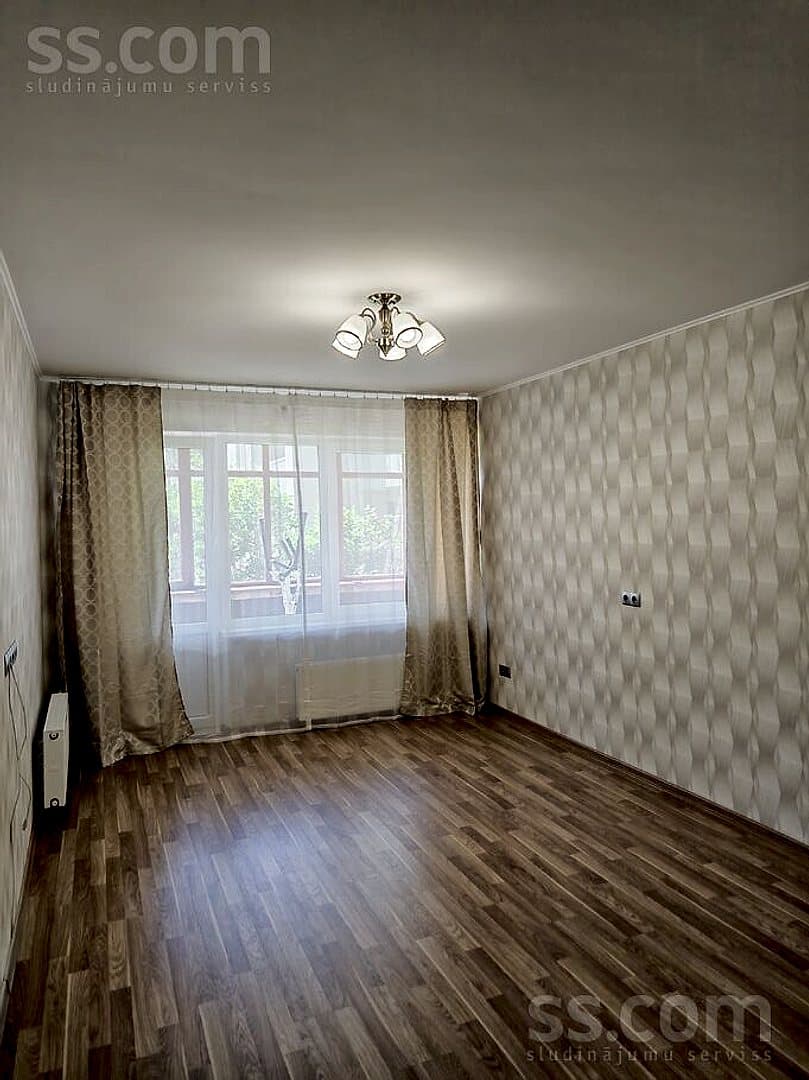 Divistabu dzīvoklis — Helmaņa 3