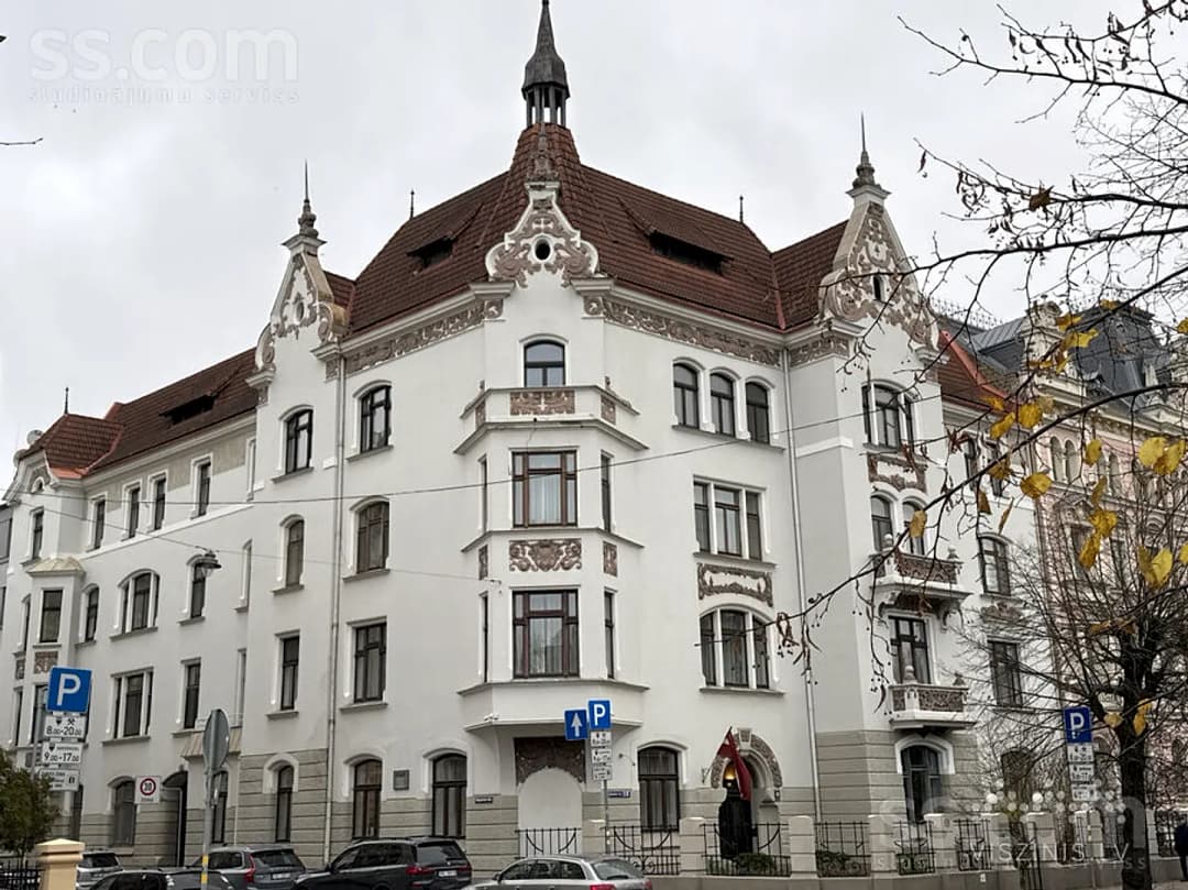 Divistabu dzīvoklis — Elizabetes 13