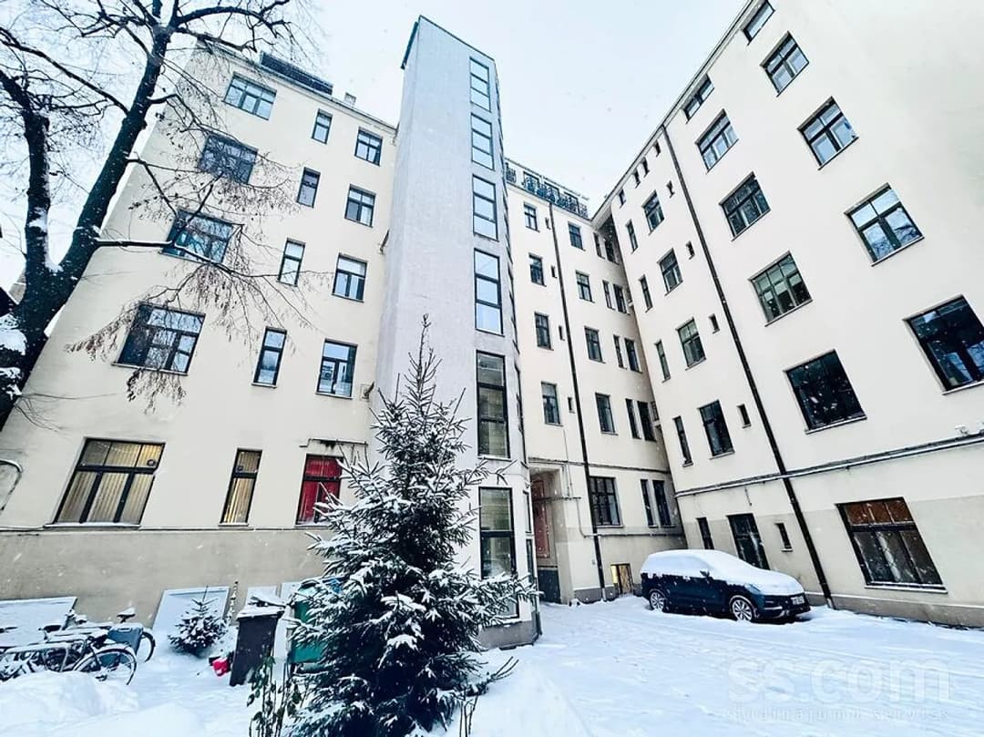 Divistabu dzīvoklis — Lāčplēša 29 — vēl bildes