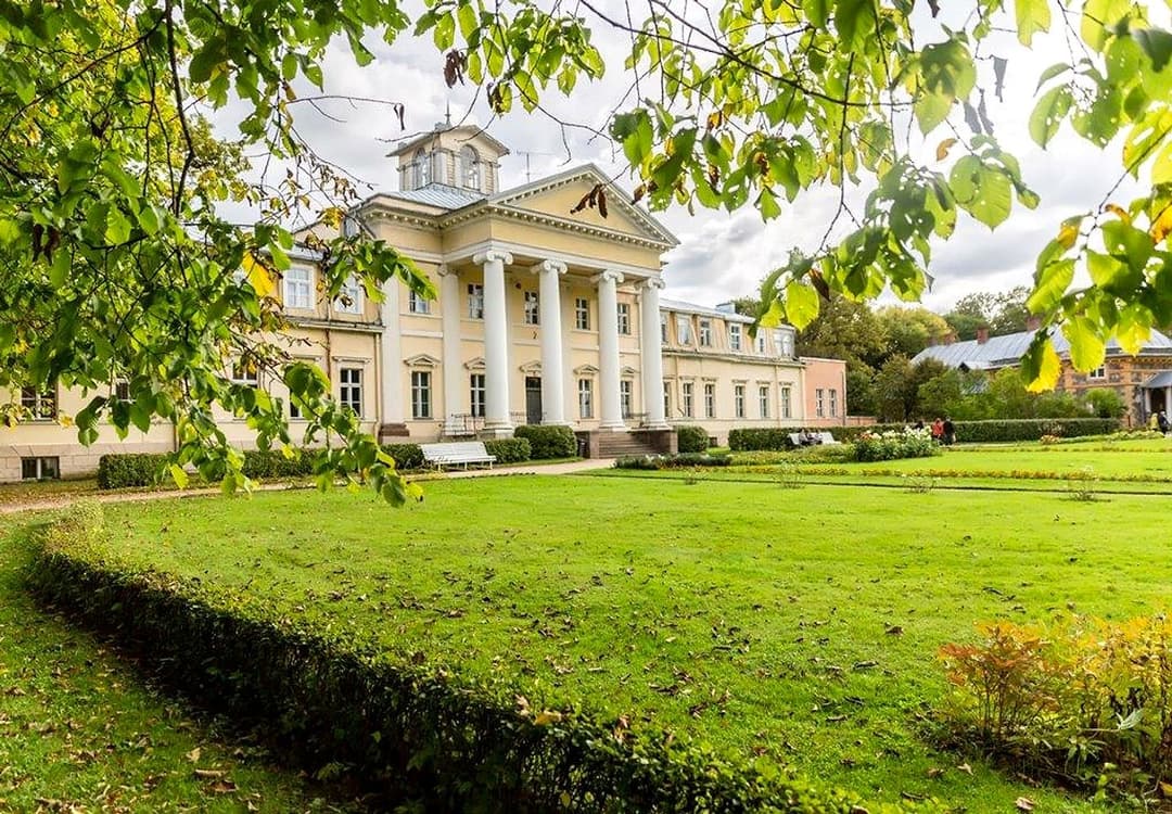 50-ist. Māja, 2736㎡ - Siguldas novads, Sigulda