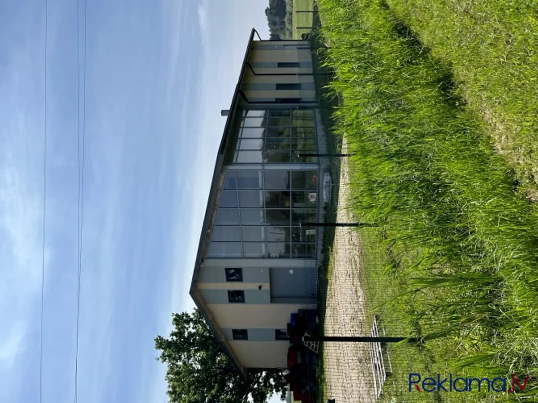Ražotnes ēka, ko iespējams pārbūvēt par viesnīcu vai dzīvokļiem. Ēka ekspluatācijā