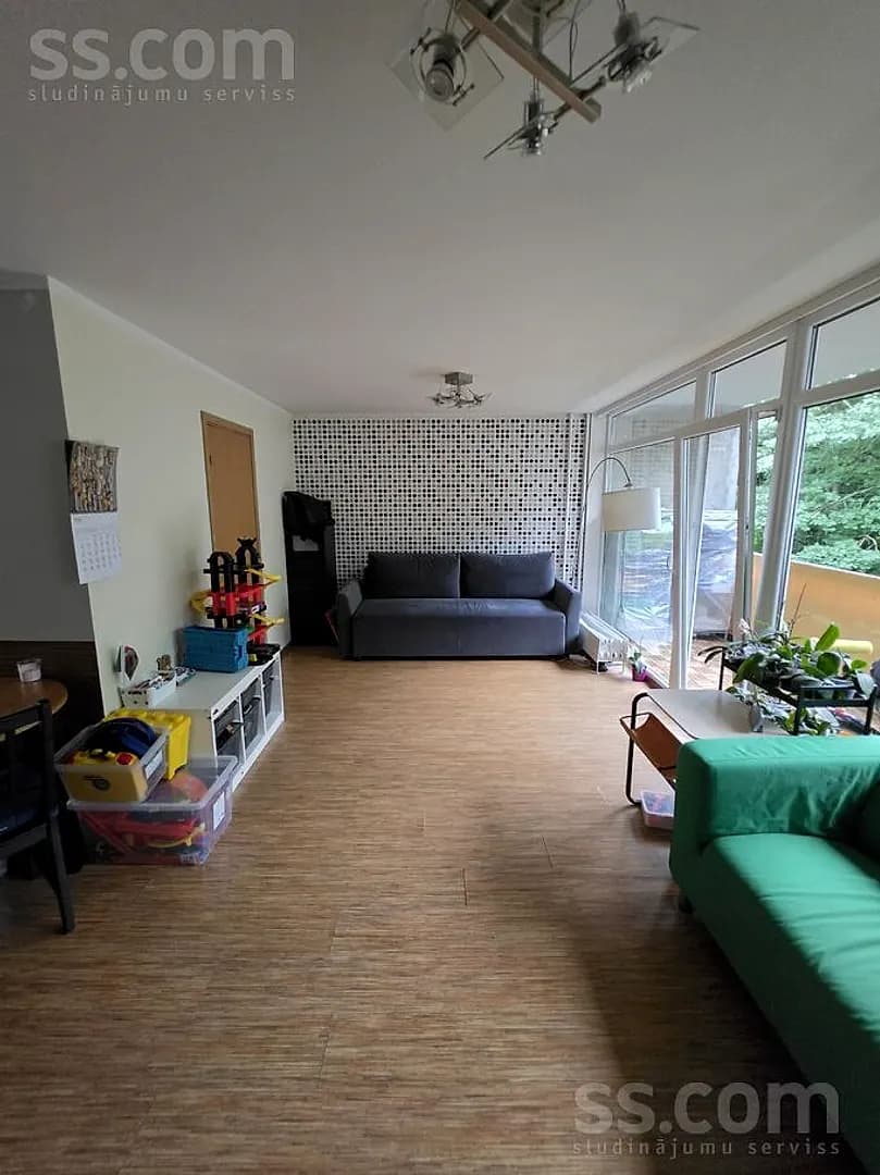Divistabu dzīvoklis — Tapešu 25 — vēl bildes