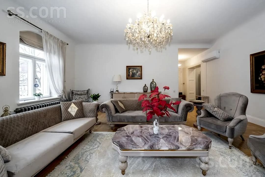 6 istabu dzīvoklis — Ausekļa 6a