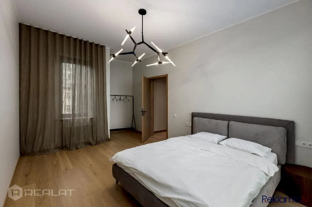 Tiek piedāvāts jauns 3-istabu penthouse dzīvoklis ar terasi projektā Hoffmann Rezidence. Ēka — vēl bildes