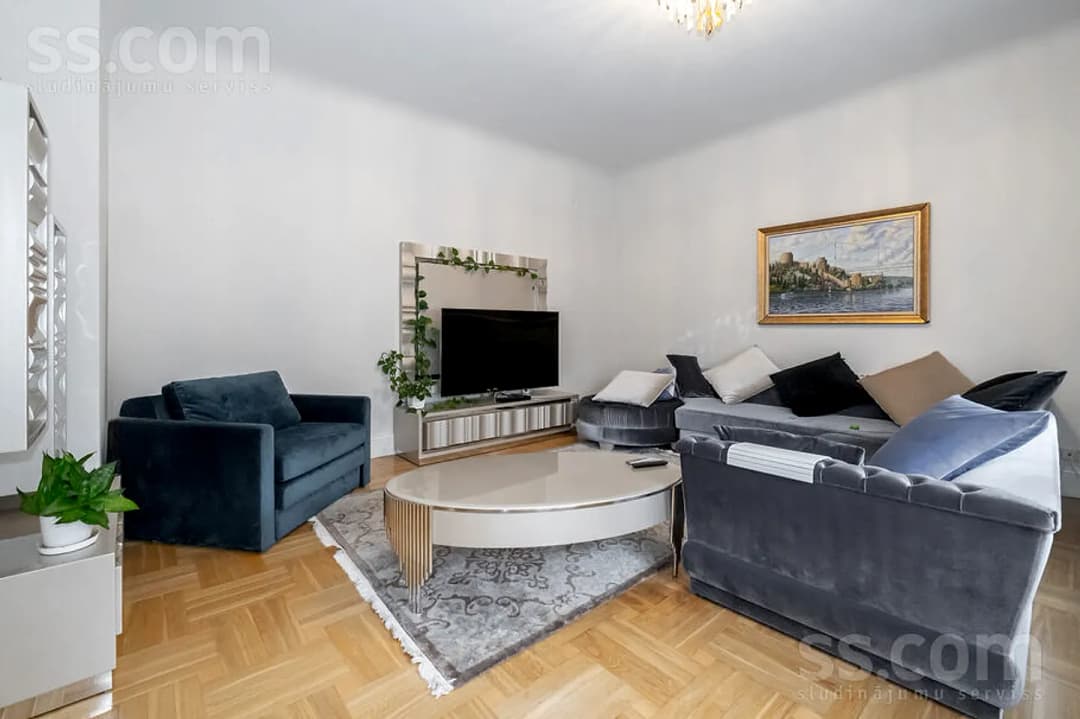 6 istabu dzīvoklis — Ausekļa 6a — vēl bildes