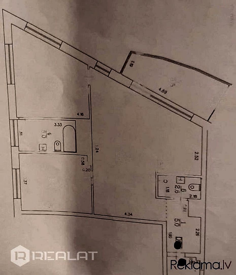 Dzīvoklis Skanstes Virsotnē, panorāmas skats uz jauno parku Rīgas centrā. Dzīvoklim ir