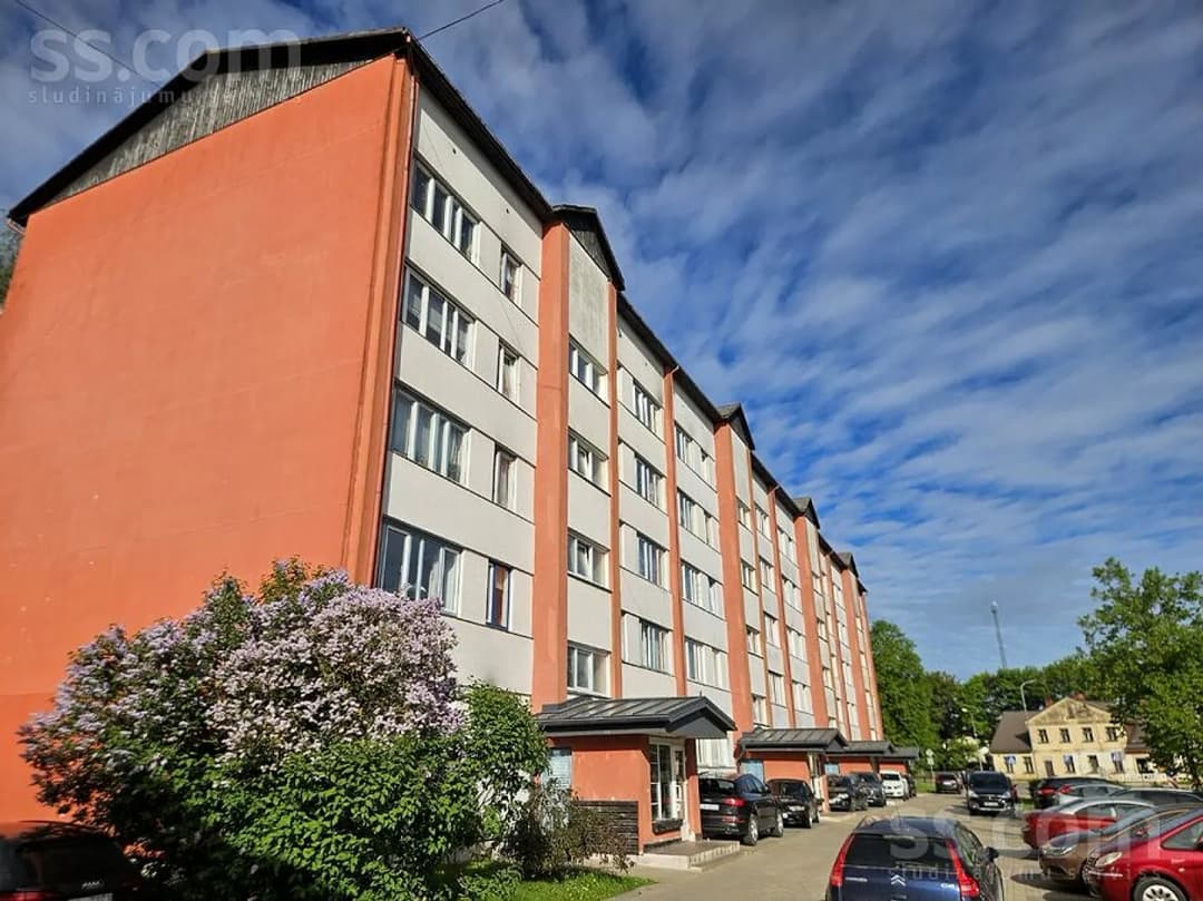 Trīsistabu dzīvoklis — Mucenieku iela 30