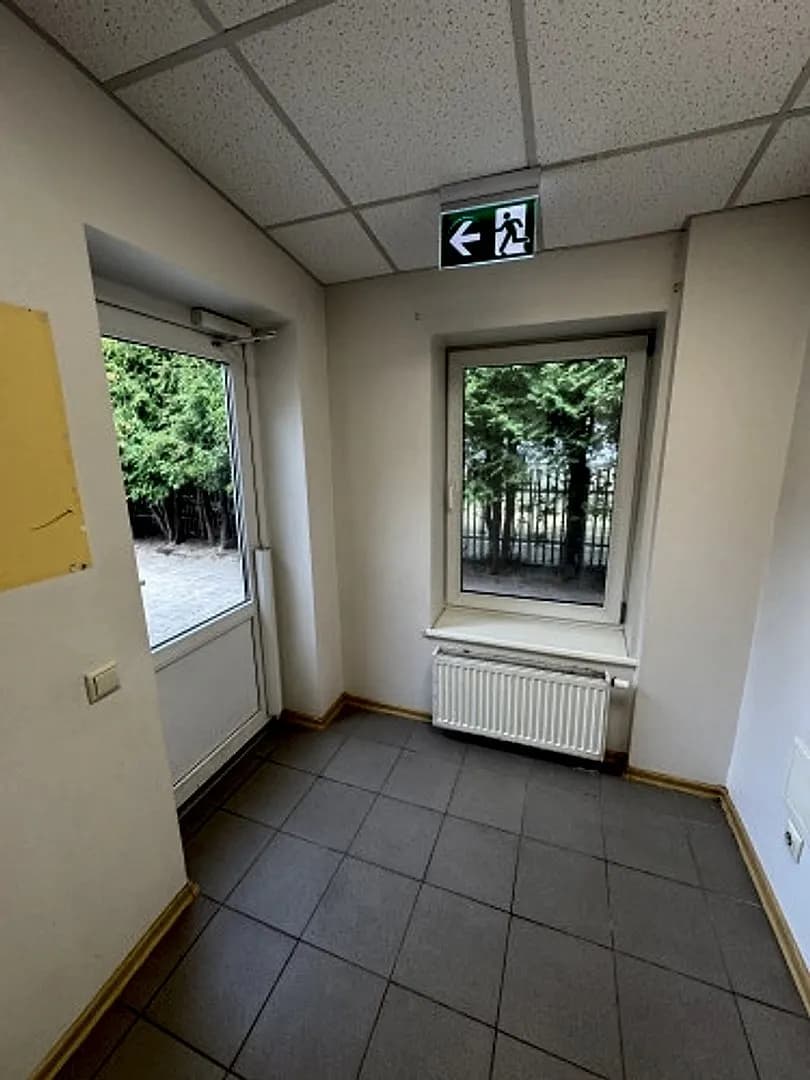 Pārdod biroja telpas Āgenskalnā. Telpas izvietotas biroja ēkas 1. stāvā; Telpu grupas — bilde 4