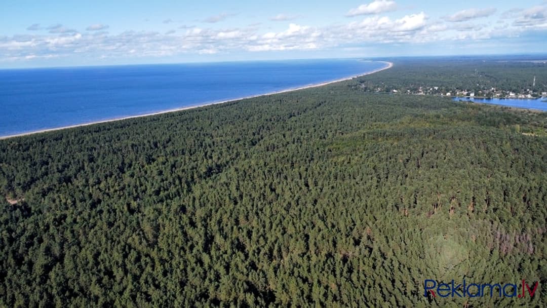 Iegādei pieejams plašs zemesgabals, ar kopējo platību 50 392 m2 Mangaļu pussalā. Lieliska