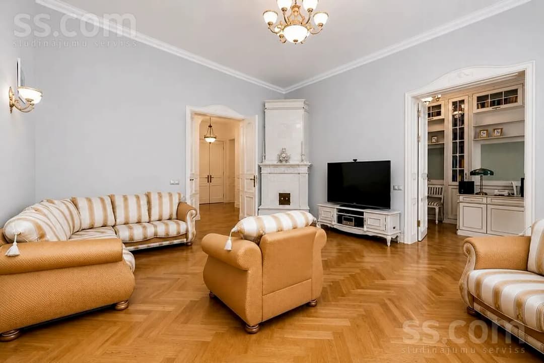 5 istabu dzīvoklis — Dzirnavu 71 — vēl bildes