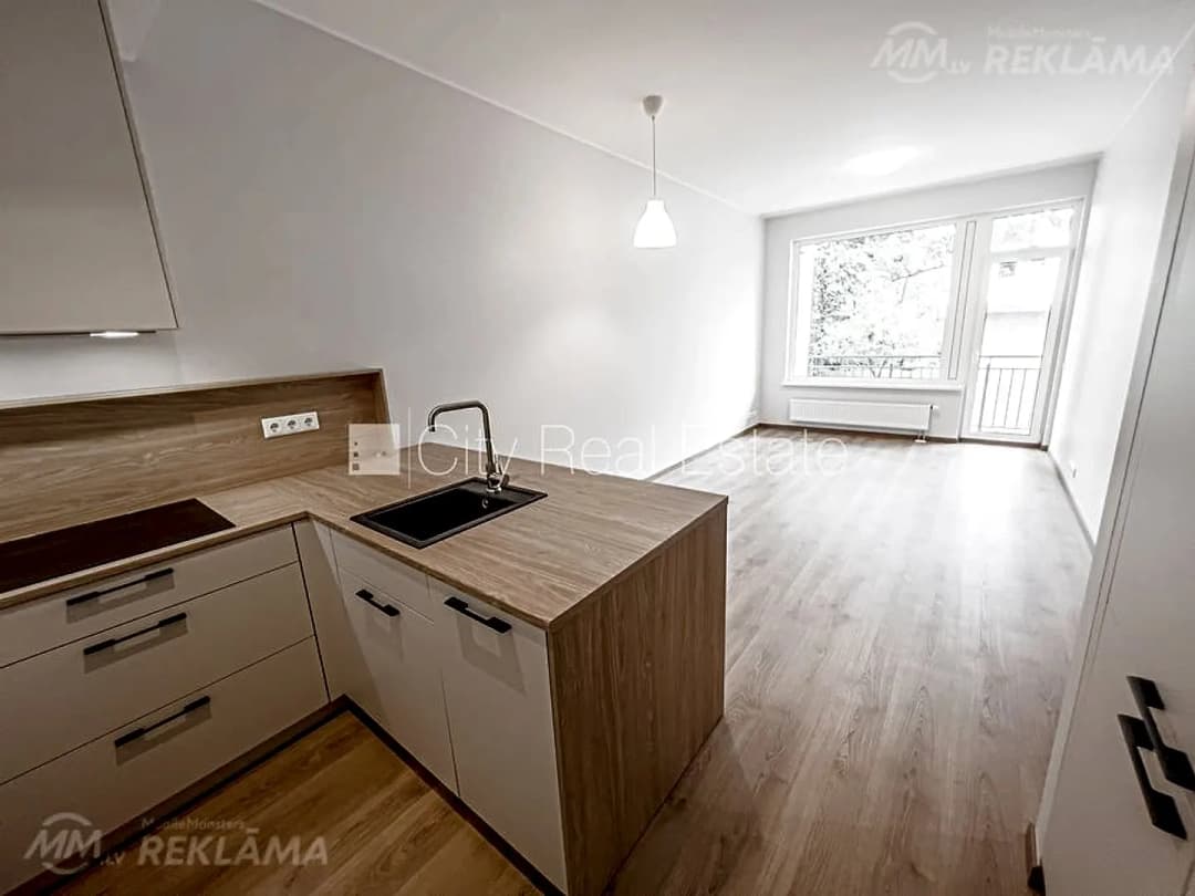 Dzīvoklis Rīgā, Centrā, 79 м², 3 ist., 2 stāvs