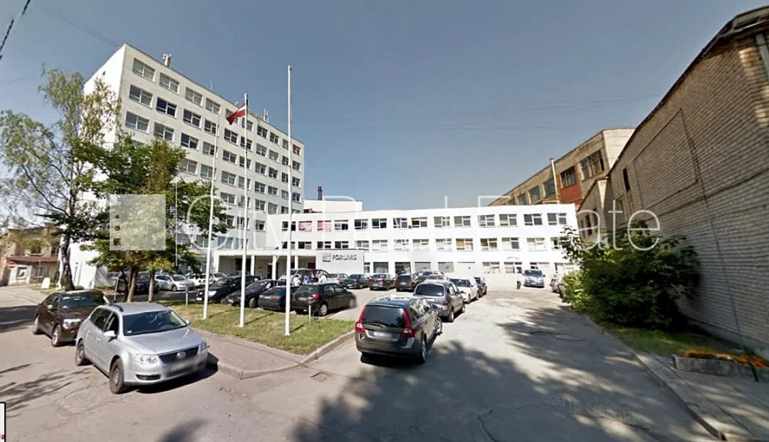 Renovēta māja, viena kvadrātmetra apsaimniekošanas maksa mēnesī 0.45 EUR, vieta