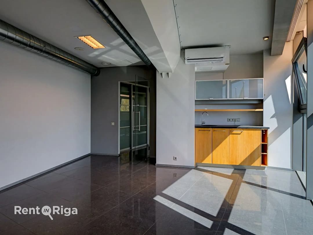 Uriekstes 2A, Centrs — vēl bildes